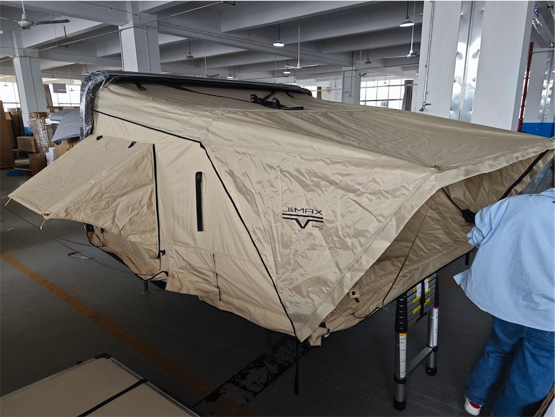 J&Max by Sandkat4x4 - SAHARA - Tente de toit Hybride avec coque ABS couleur sable - 3/4 personnes
